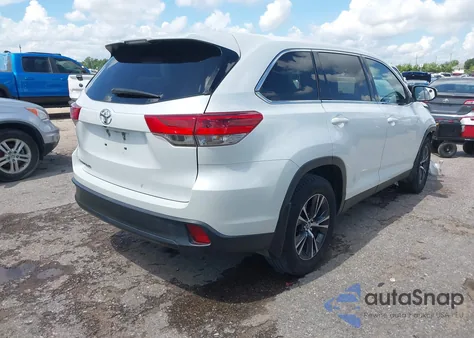 2019 Toyota Highlander Le z USA, uszkodzony, nr VIN 5TDZARFH8KS053423